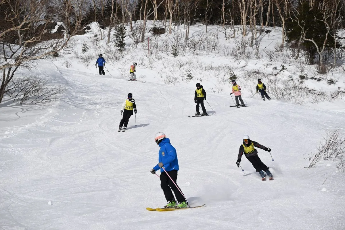 Ski group on the piste at Appi Kogen