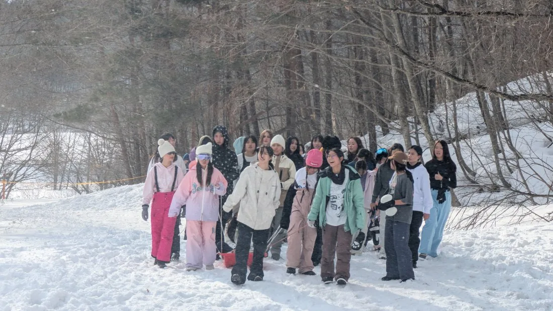 Students walking out to the slopes at Appi Kogen
